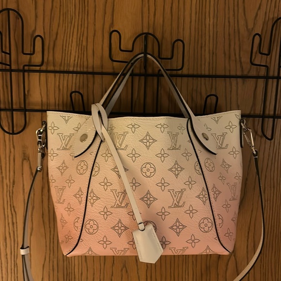 Louis Vuitton Mahina Hina gradient bag RARE color! & dustbag - Picture 4 of 15